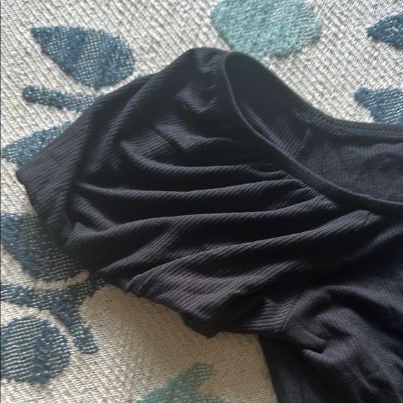 Black short sleeve Bodysuit - Picture 4 of 5